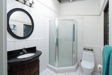 Oceanfront home and cottage in a highly desirable private and - photo 41