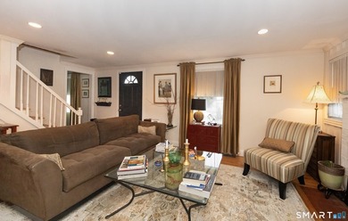 Beautifully maintained 3 bedroom, 2 bath Cape nestled on a quiet - photo 5