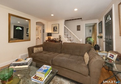 Beautifully maintained 3 bedroom, 2 bath Cape nestled on a quiet - photo 8