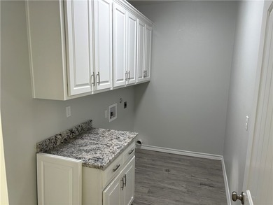 This is a great house in a very quiet neighborhood. It is very - photo 10