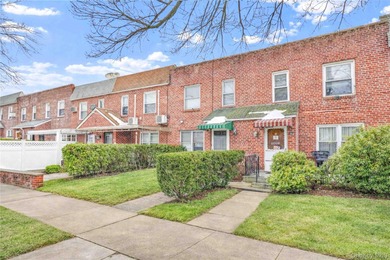 Lake Home For Sale in Oakland Gardens, New York