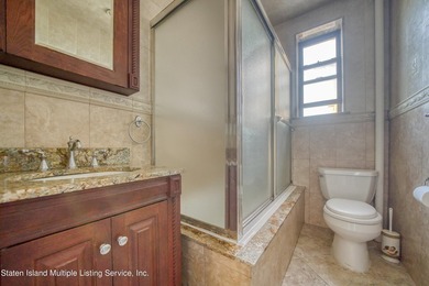 This renovated move in ready 2 bedroom, 2 bath is one of the - photo 11