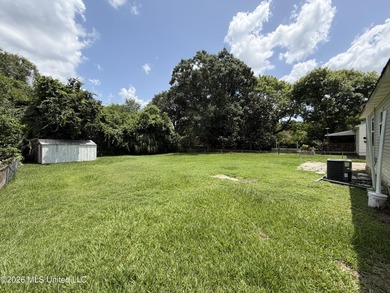 Welcome to this super charming 2 bedroom, 1 bath cottage - photo 13