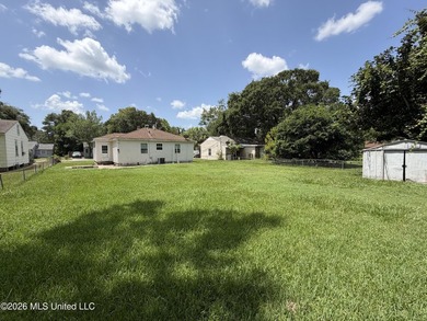 Welcome to this super charming 2 bedroom, 1 bath cottage - photo 14