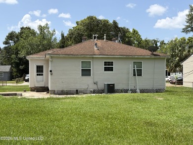 Welcome to this super charming 2 bedroom, 1 bath cottage - photo 15