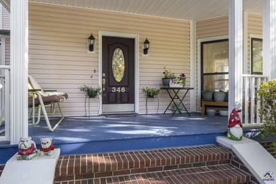 Step into timeless elegance with this stunning Victorian-style - photo 6