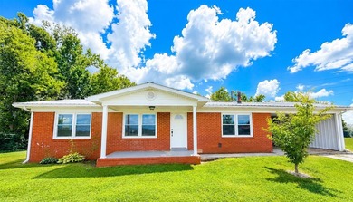 Country Living with Modern Style on nearly an acre! Welcome home - photo 1