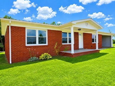 Country Living with Modern Style on nearly an acre! Welcome home - photo 2