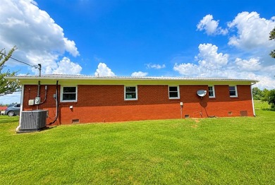 Country Living with Modern Style on nearly an acre! Welcome home - photo 6