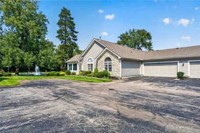 Welcome home to easy, low-maintenance living in this beautifully - photo 3