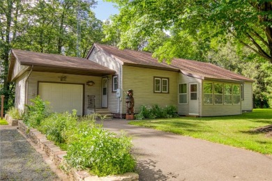 Chippewa River - Dunn County Home For Sale in Jim Falls Wisconsin