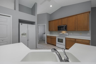 Welcome to this beautifully maintained 3 bedroom, 2 bathroom - photo 12