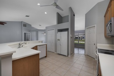 Welcome to this beautifully maintained 3 bedroom, 2 bathroom - photo 13