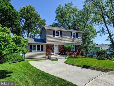 Price Improvement! Rarely available colonial in the highly - photo 2