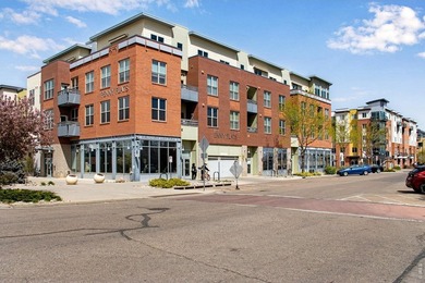 Experience contemporary downtown living at 204 Maple St, Unit - photo 1