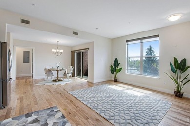 Experience contemporary downtown living at 204 Maple St, Unit - photo 4