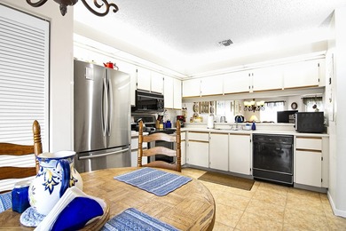 Welcome to the largest floorplan in Riverwalk, a Boaters - photo 5