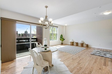 Experience contemporary downtown living at 204 Maple St, Unit - photo 10