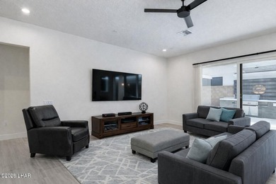 Welcome to this beautifully maintained and just repainted 3bed,3 - photo 11