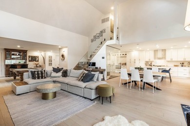 Charming Country House-style residence nestled along Lake - photo 15