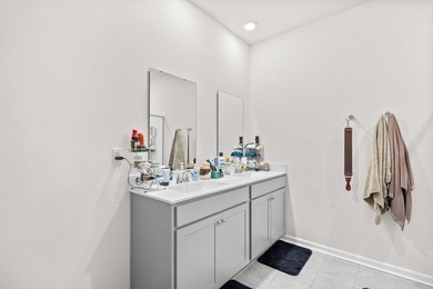 Built in 2022 and thoughtfully designed for today's lifestyle - photo 20