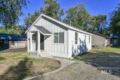 Lake Lowell Home Sale Pending in Nampa Idaho