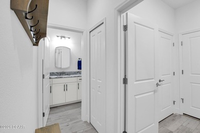 REDUCED PRICE! Instant WOW Factor greets you in this 3 BEDROOM - photo 25