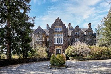 The Kingsbury-Curtis House | Tuxedo Park, NY. An extraordinary - photo 2
