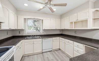 Recently renovated 3BR/2BA home in the Mink Point neighborhood! - photo 12