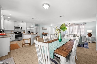 Welcome to this beautifully renovated 3-bedroom, 2-bathroom pool - photo 16