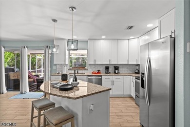 Welcome to this beautifully renovated 3-bedroom, 2-bathroom pool - photo 18