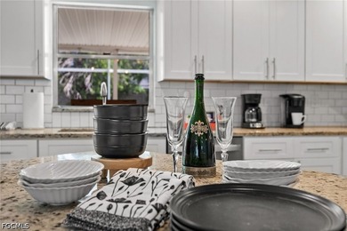 Welcome to this beautifully renovated 3-bedroom, 2-bathroom pool - photo 20
