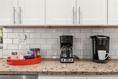 Welcome to this beautifully renovated 3-bedroom, 2-bathroom pool - photo 21