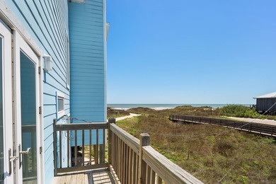 Crandall's Cottage is a treasured home located on the beach with - photo 24