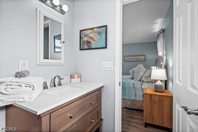Welcome to this beautifully renovated 3-bedroom, 2-bathroom pool - photo 26