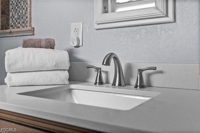 Welcome to this beautifully renovated 3-bedroom, 2-bathroom pool - photo 27