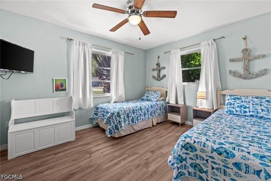 Welcome to this beautifully renovated 3-bedroom, 2-bathroom pool - photo 29