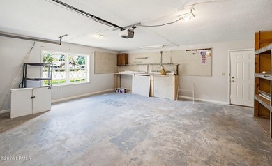 Recently renovated 3BR/2BA home in the Mink Point neighborhood! - photo 31