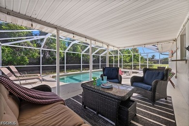 Welcome to this beautifully renovated 3-bedroom, 2-bathroom pool - photo 32