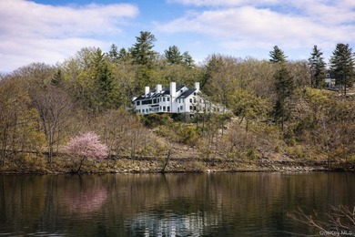 Commissioned in 1910 by H. Leroy Emmet, and masterfully designed - photo 3