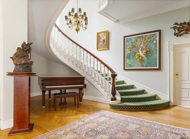 Commissioned in 1910 by H. Leroy Emmet, and masterfully designed - photo 8