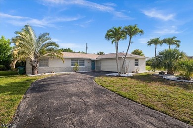 Welcome to this beautifully renovated 3-bedroom, 2-bathroom pool - photo 41