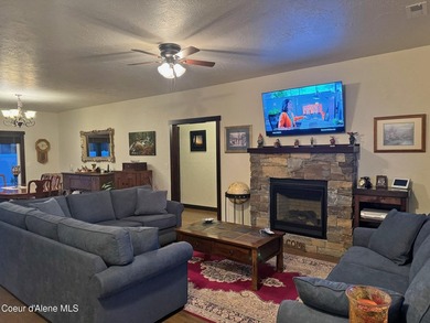 Exceptional location, custom home with an open design, mountain - photo 7