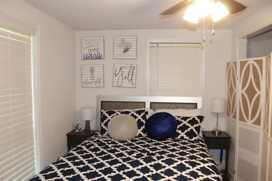 This home is priced to sell. Fully furnished. Open concept - photo 3
