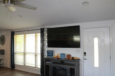 This home is priced to sell. Fully furnished. Open concept - photo 5