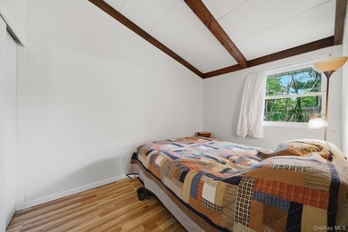 Lovingly maintained three bedroom home featuring an upgraded - photo 13