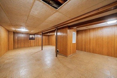 Lovingly maintained three bedroom home featuring an upgraded - photo 17