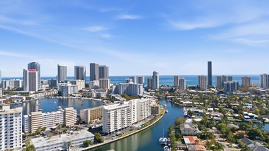 Spacious 2-bedroom, 2-bath condo with tranquil water views - photo 2