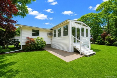 Lovingly maintained three bedroom home featuring an upgraded - photo 23