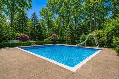 Lovingly maintained three bedroom home featuring an upgraded - photo 26